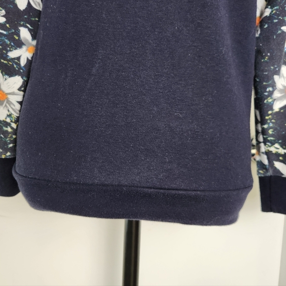 Floral Crewneck Sweatshirt - Picture 7 of 9